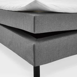 Wohnen Betten<Bett für Dachschrägen in Grau & Schwarz - Esmeraldino