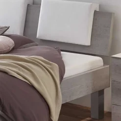 Wohnen Betten<Bett in Betonoptik mit Kopfteil Kissen - Rienas