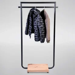 Wohnen Garderoben<Design Standgarderobe in Schwarz mit Wildeiche - Veneziana