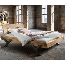 Wohnen Betten<Designbett aus Eichenbalken mit Metallfüßen - Frenanda