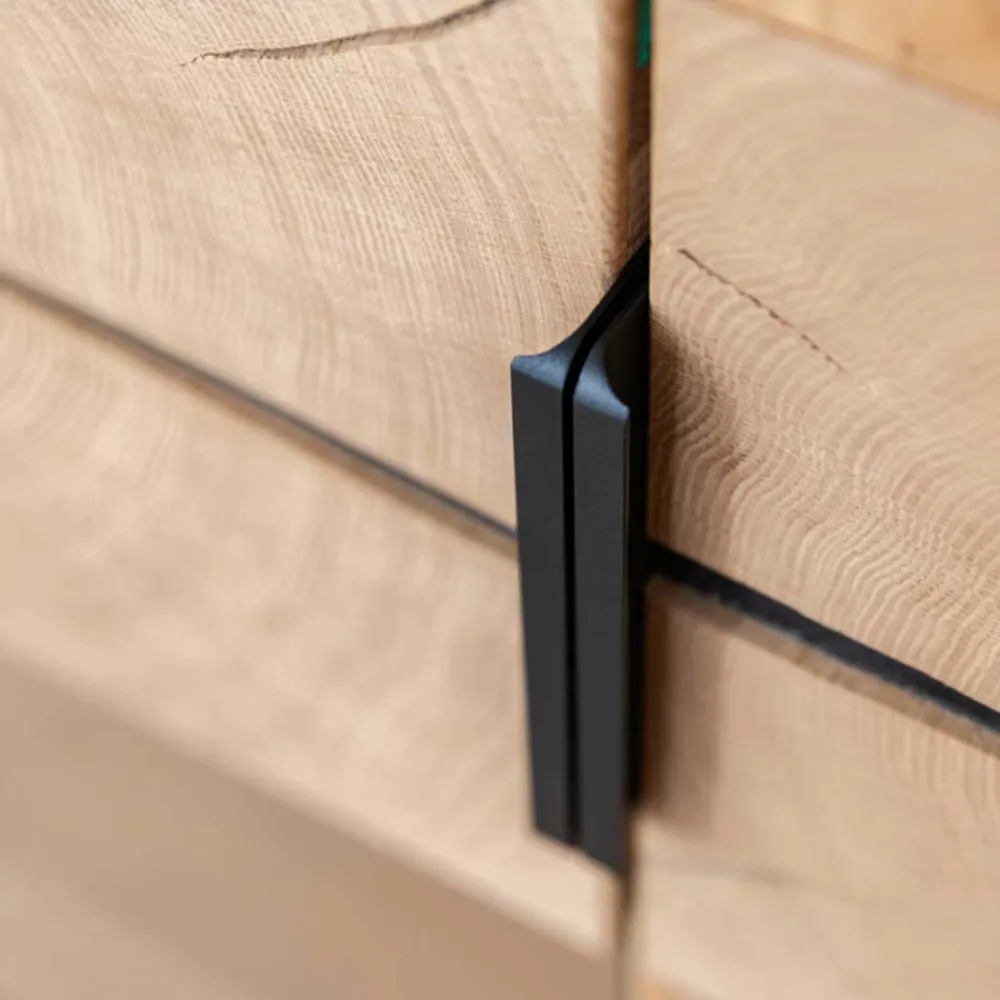 Wohnen Highboards|Vitrinen<Eichenholz Highboard mit Hirnholz Applikation - Deruta