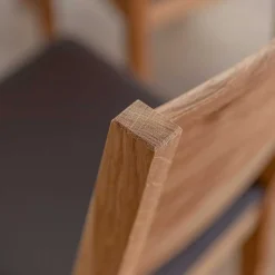 Wohnen Stühle<Esstischstuhl aus Wildeiche mit Kunstleder Sitz - Ernestan