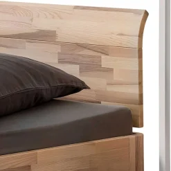 Wohnen Betten<Himmelbett aus Kernesche und Eisen - Capella