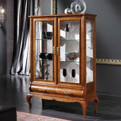 Wohnen Highboards|Vitrinen<Italienische Doppeltür Vitrine in Nussbaumfarben - Motiz