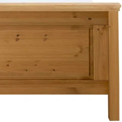 Wohnen Betten<Massives Bett im klassischen Design - Piatra