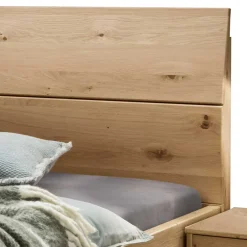 Wohnen Betten<Massivholzbett in Wildeiche Bianco - Siestago