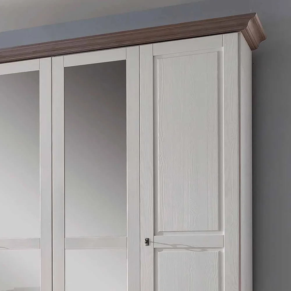 Wohnen Kleiderschränke<Massivholz-Schrank im Landhausstil Izarella mit drei Spiegeln