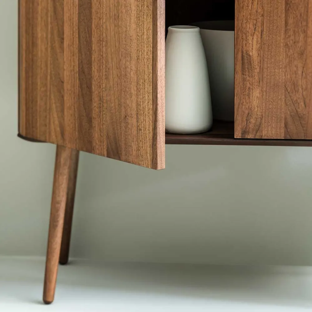 Wohnen Highboards<Retro Chic Highboard aus Nussbaum - Rivossa