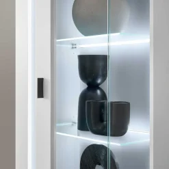 Wohnen Vitrinen<Schmaler Vitrinenschrank mit LED Beleuchtung - Tirol